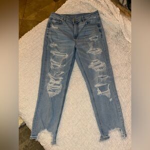 American Eagle Outfitters Light Blue Distressed Mom Jean
